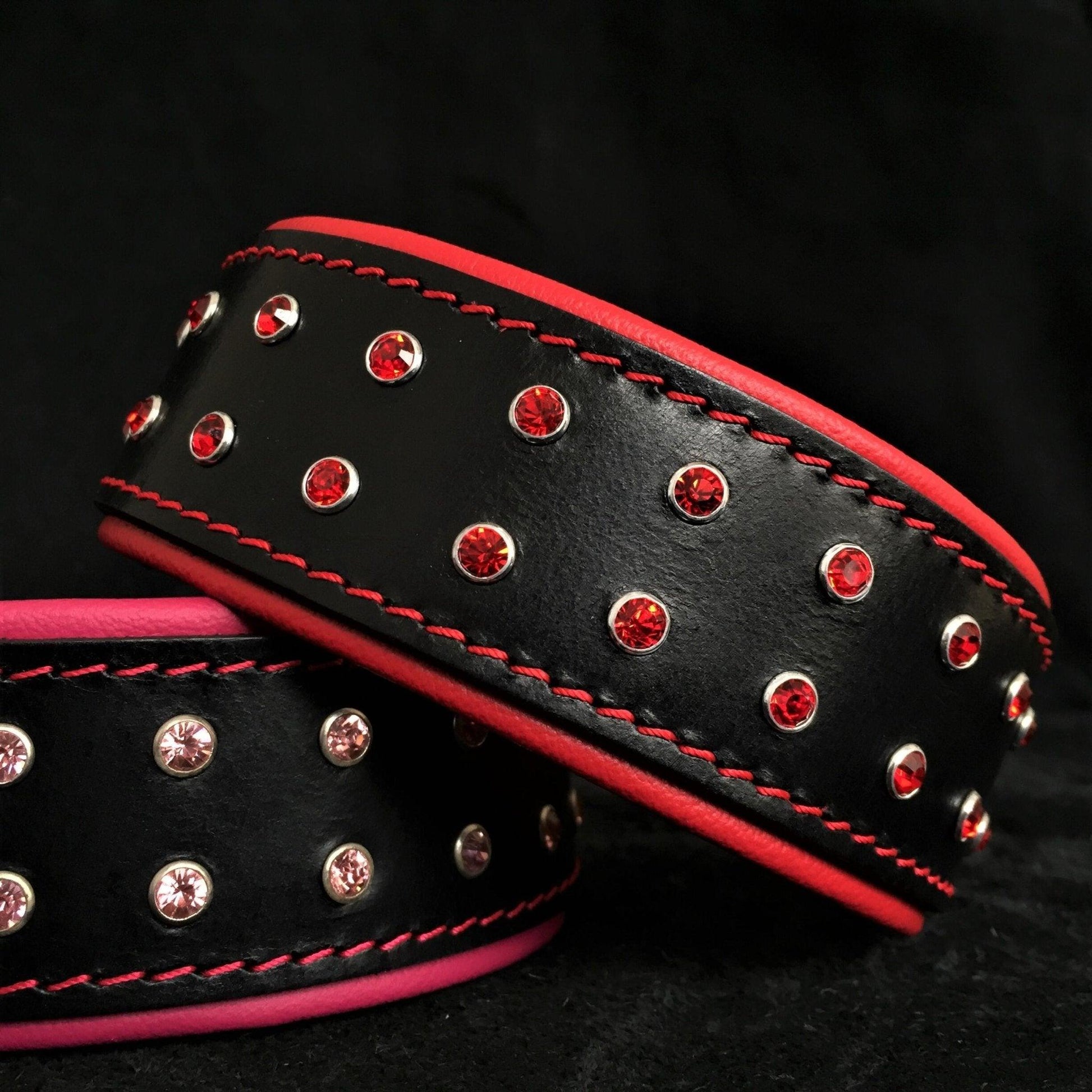 ''Diamond'' collar Collars