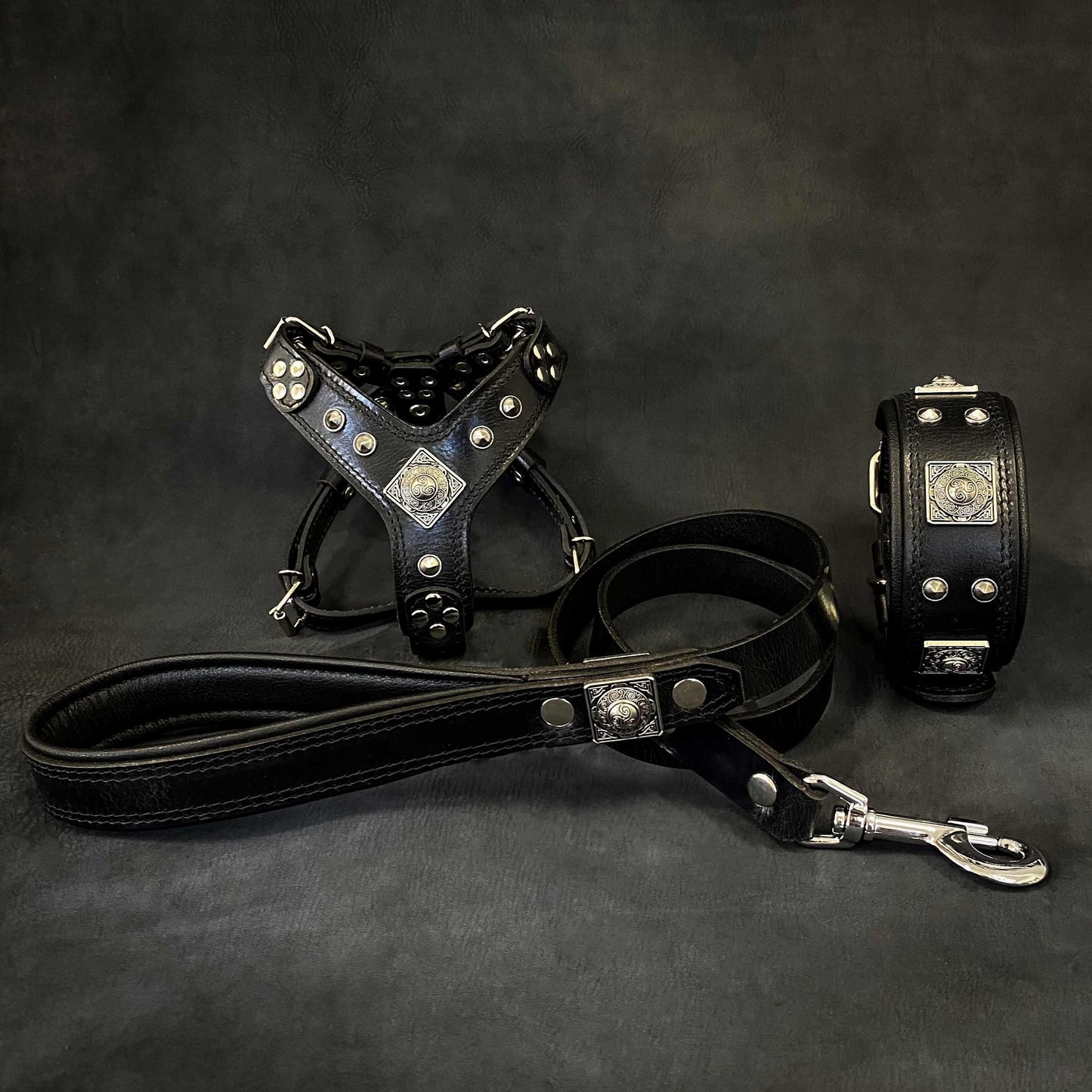 "EROS" Small to Medium dog SET – Geschirr – Halsband – Leine. All Schwarz