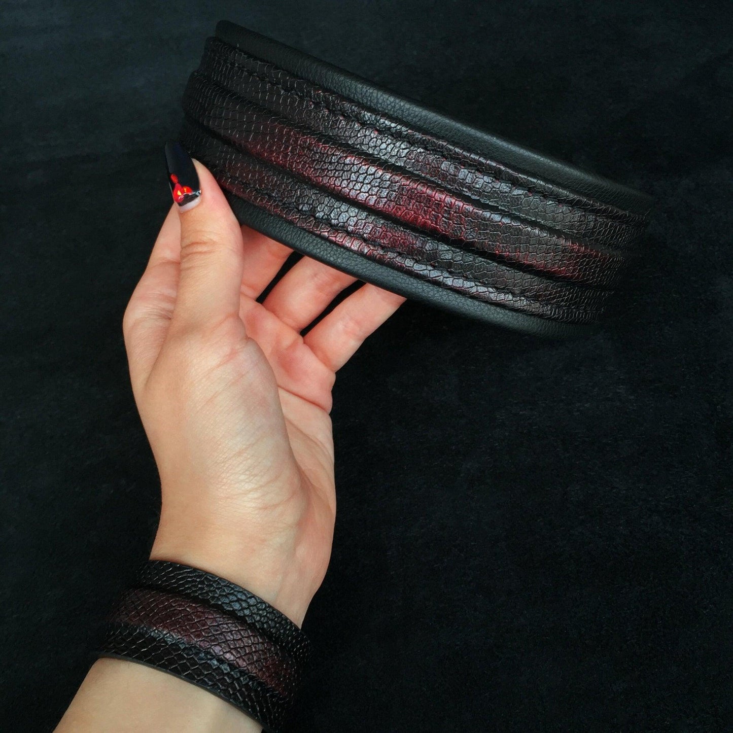 The „Cobra“ collar Collars